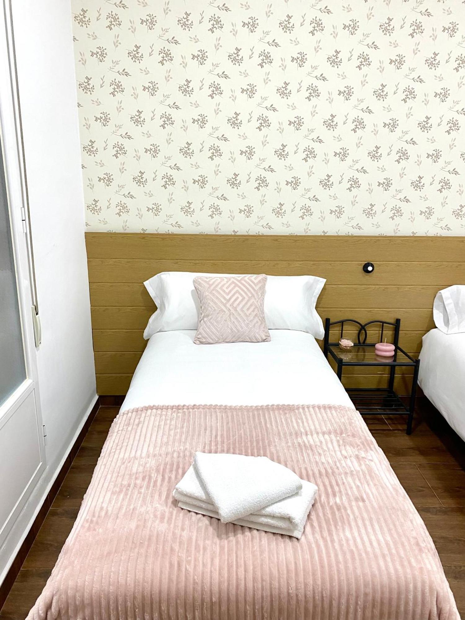 Apartamentos Fuencarral II มาดริด ห้อง รูปภาพ